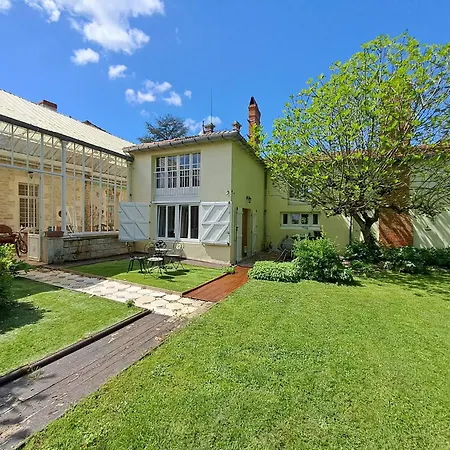 펜션 Lentre Du Chteau, Cottage, Orangery Garden For Teams